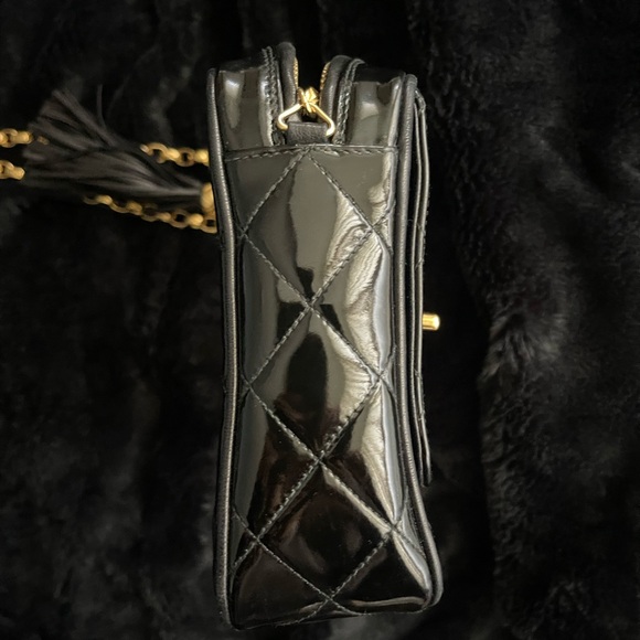 Vintage Chanel camera bag in patent leather - Picture 6 of 14